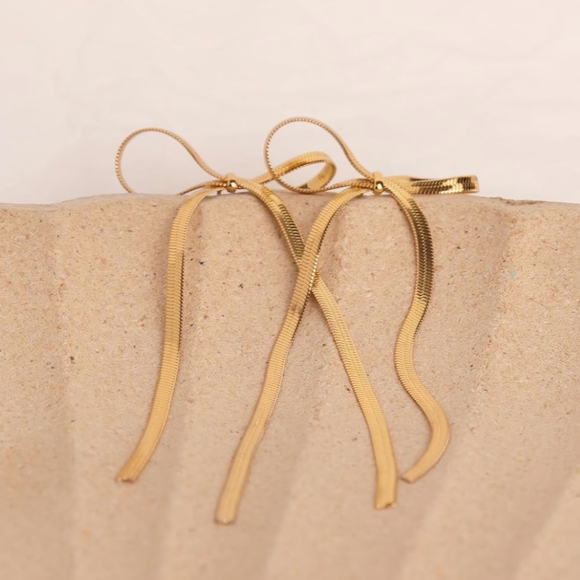 Elegant Gold Bow Earrings - Picture 5 of 6